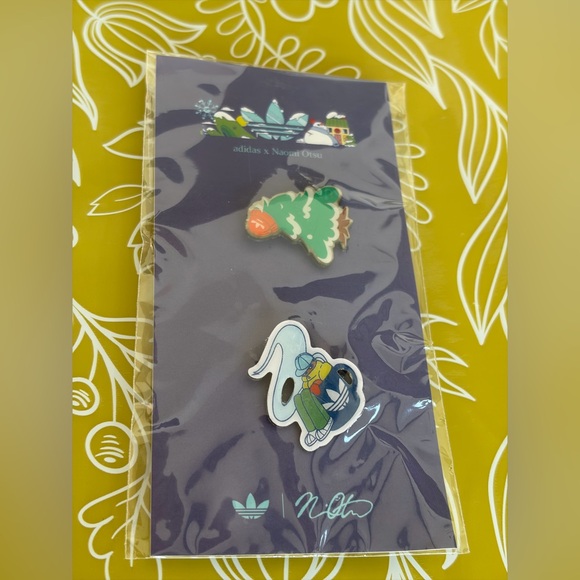 adidas Accessories - ⭐️ Naomi Otsu x Adidas ⭐️ Pins Pin Set - Green and White Christmas
